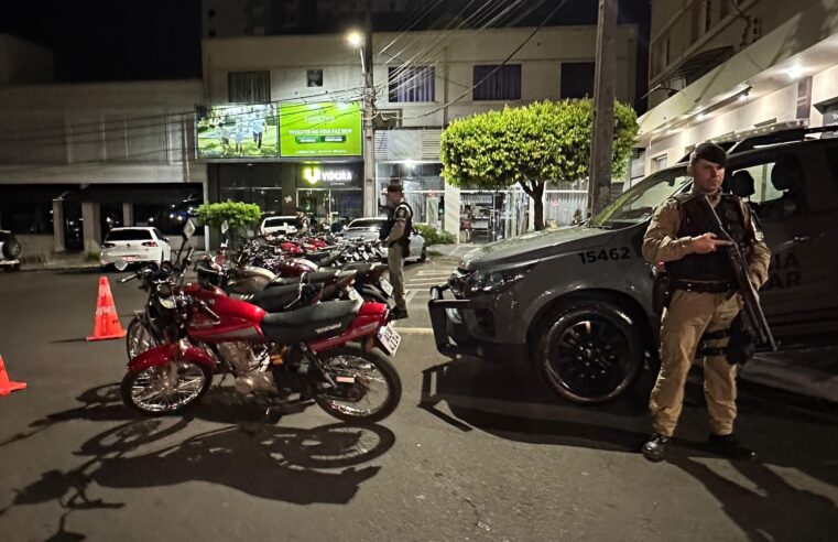 Operação em Cianorte apreende 16 veículos após denúncias de perturbação do sossego na Praça Raposo Tavares