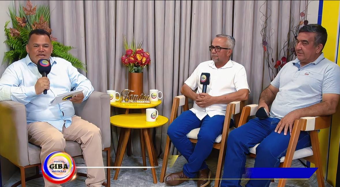 Prefeito Padre Guerino, e Vice Nivaldo: Faz prestação de contas do primeiro, ano de administração.