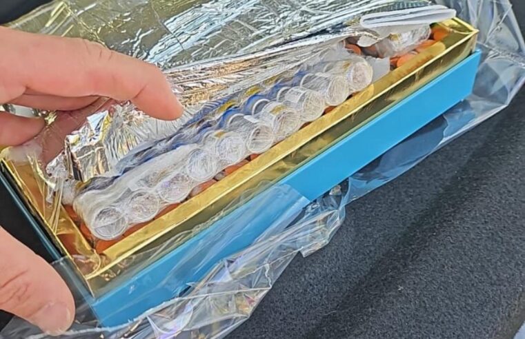 PRF intercepta carregamento clandestino com 340 ampolas de substância para emagrecimento escondidas em frascos de perfume em Londrina