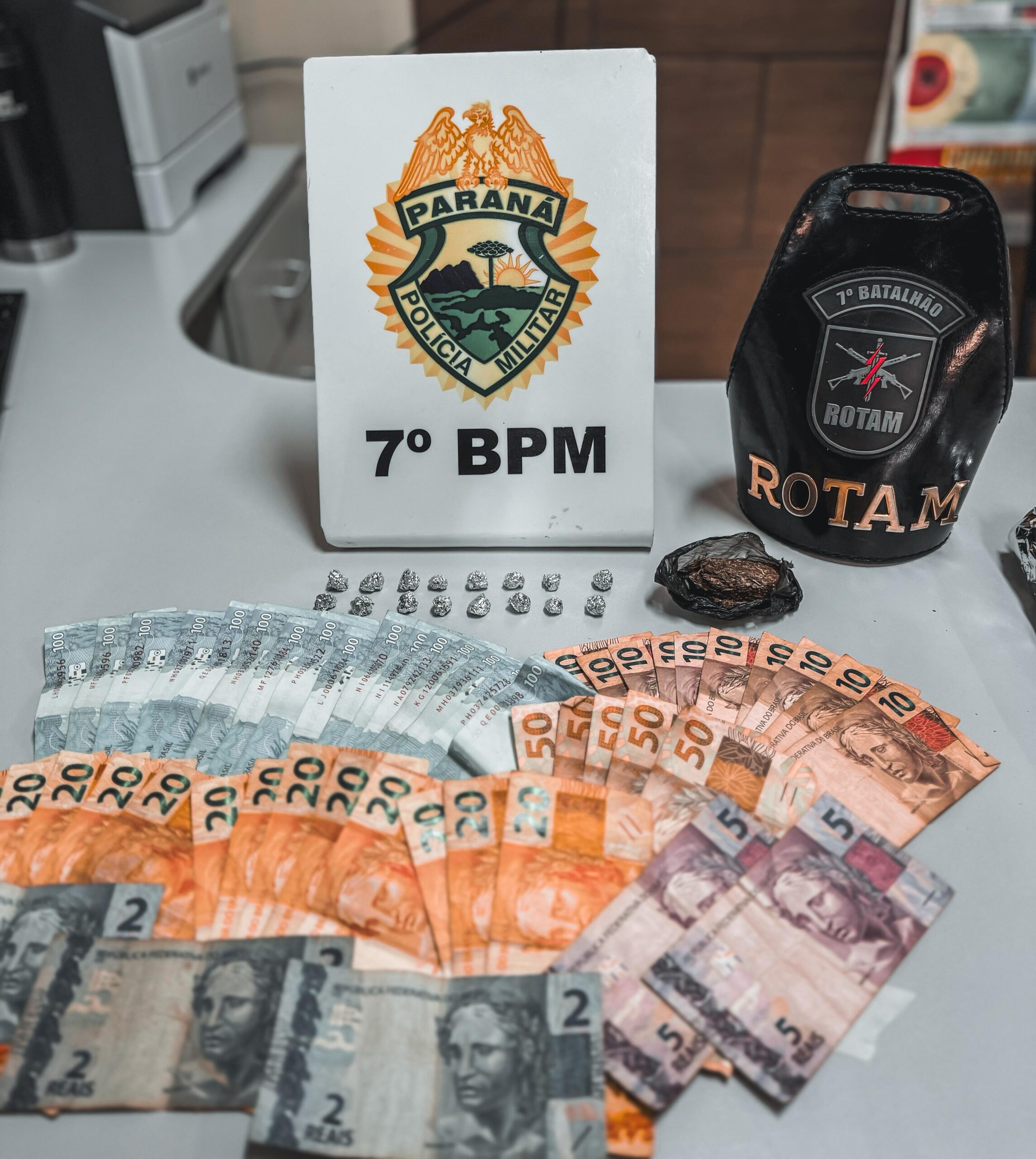 Jovem é preso por tráfico de drogas após tentativa de fuga em Cruzeiro do Oeste