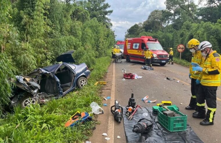 Criança morre após colisão entre carro e caminhão na SC-154, em Passos Maia