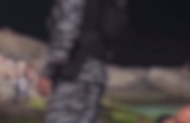 Casal é abordado pela PM após comportamento inadequado em praia movimentada do Rio