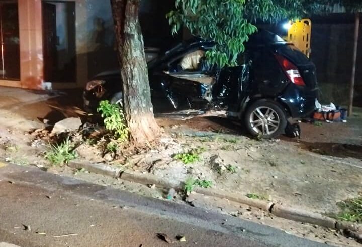 Jovem é encaminhado à delegacia após acidente e suspeita de embriaguez ao volante em Cianorte