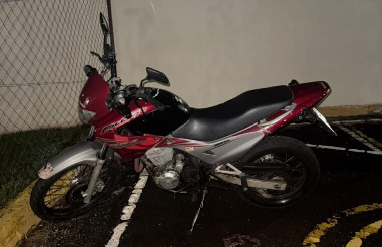 Polícia Militar apreende motocicleta com irregularidades durante patrulhamento em Cruzeiro do Oeste
