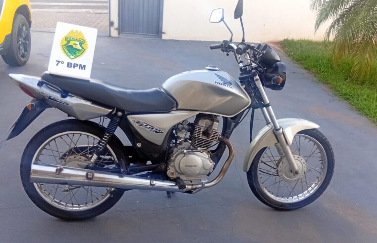 MOTOCICLETA É APREENDIDA APÓS INFRAÇÕES DE TRÂNSITO EM CRUZEIRO DO OESTE