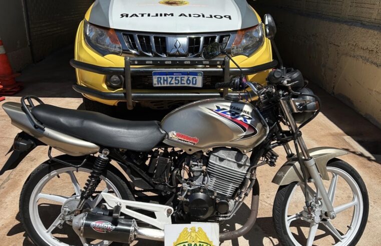 MOTOCICLETA COM DÉBITOS É APREENDIDA DURANTE ABORDAGEM EM RONDON