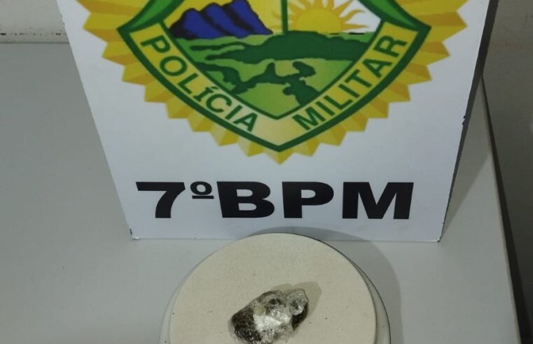 Homem é encaminhado à Polícia Militar por porte de maconha durante patrulhamento em Goioerê