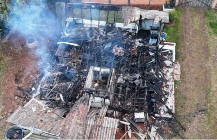 Homem é preso após incendiar casa da ex-namorada no Paraná