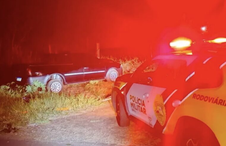 MULHER FICA FERIDA APÓS PERDER CONTROLE DE VEÍCULO E COLIDIR COM CAMINHÃO NA PR-082