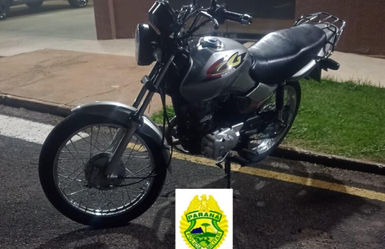 MOTOCICLISTA É FLAGRADO EMPINANDO MOTO E SEM HABILITAÇÃO EM Cianorte