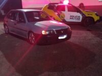 MOTORISTA SEM CNH, COM VEÍCULO IRREGULAR E SOM ALTO TEM CARRO APREENDIDO EM JAPURÁ