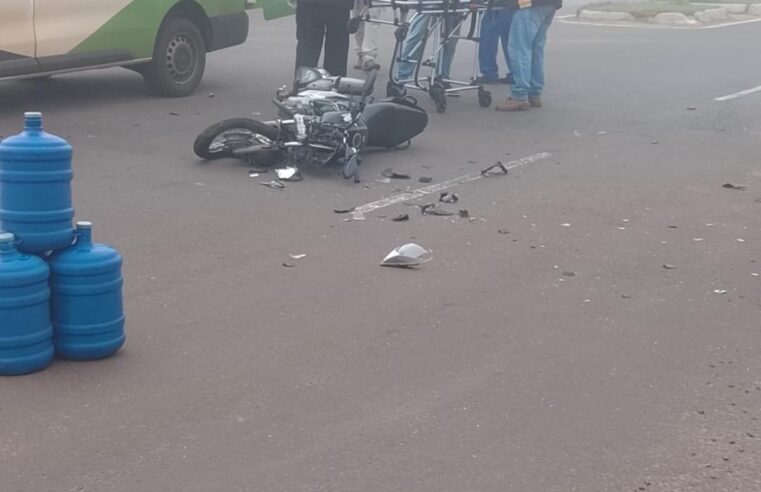 Motociclista fica ferido após bater contra carro na saída de Altônia