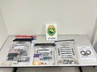 HOMEM COM MANDADO DE PRISÃO É DETIDO E POLÍCIA APREENDE DROGAS DURANTE AÇÃO EM CIANORTE