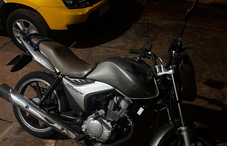 Motociclista sem habilitação é flagrado com veículo irregular durante operação em Tapira