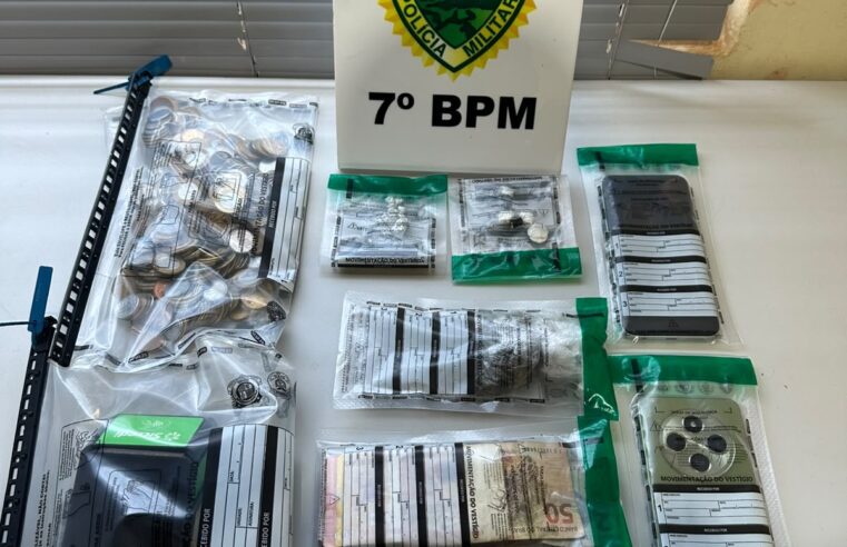 Operação da Polícia Militar apreende drogas e prende dois suspeitos durante cumprimento de mandado em Mariluz