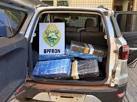 Ação com apoio aéreo apreende mais de 408 quilos de maconha e prende homem na PR-323, em Cianorte