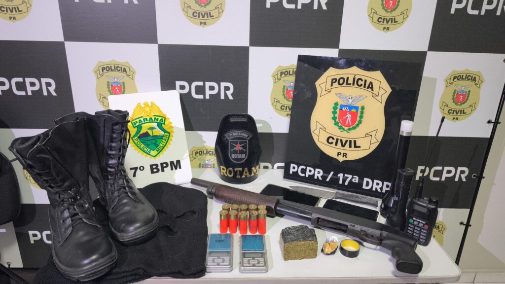 Homem foragido da Justiça é preso com arma, drogas e outros materiais em Cruzeiro do Oeste