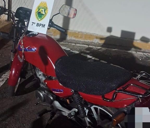 Motocicleta é apreendida após jovem tentar fugir de abordagem policial em Cruzeiro do Oeste
