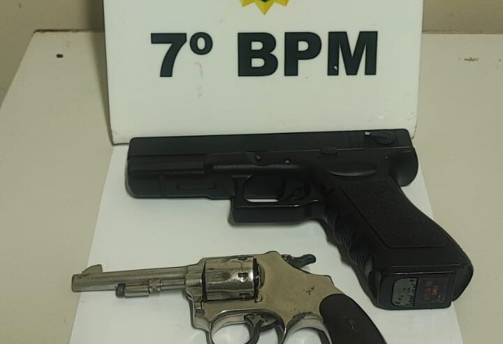 PM apreende arma, drogas e prende dois homens suspeitos de envolvimento com tráfico em Cidade Gaúcha