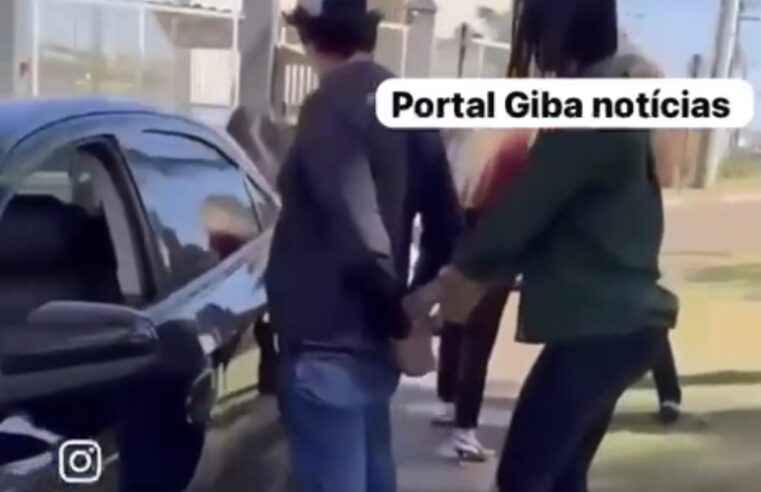 Motorista de aplicativo é preso após tirar a calça e importunar passageira durante corrida em Anápolis