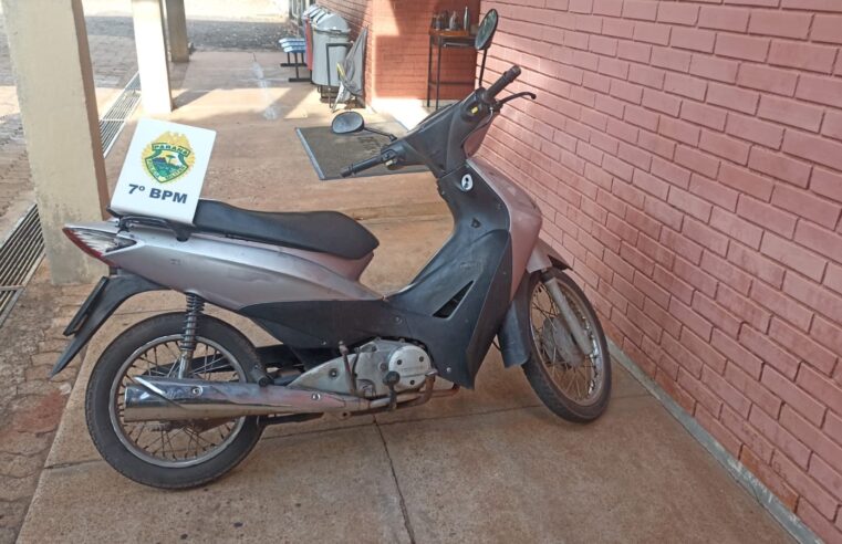 Motocicleta com bloqueio administrativo é apreendida durante fiscalização em Cruzeiro do Oeste