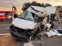 Acidente envolvendo ambulância, carreta e caminhão deixa quatro feridos na PR-323 entre Cianorte e Maringá