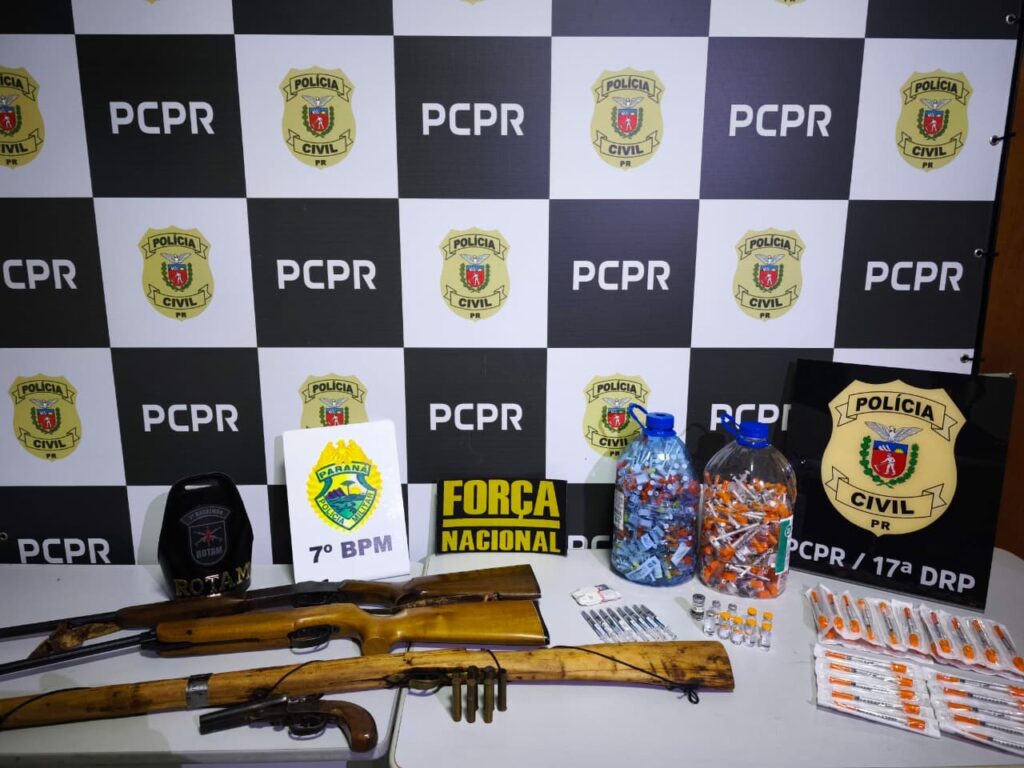 Homem é preso com armas e medicamentos de procedência irregular durante operação em Cruzeiro do Oeste Homem é preso com armas e medicamentos de procedência irregular durante operação em Cruzeiro do Oeste