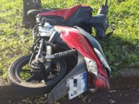 Motociclista fica ferido após perder controle de motoneta e sofrer queda em avenida de Cianorte