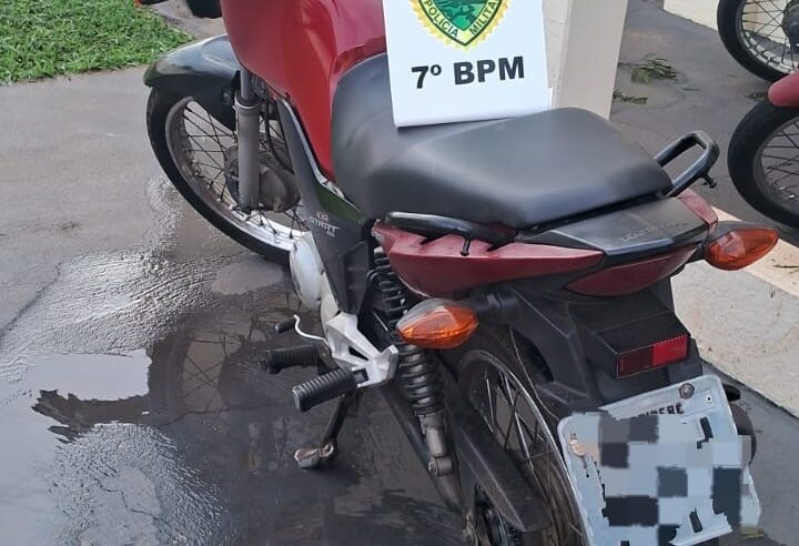 Cruzeiro do Oeste: Polícia Militar apreende motocicleta com mandado judicial durante abordagem