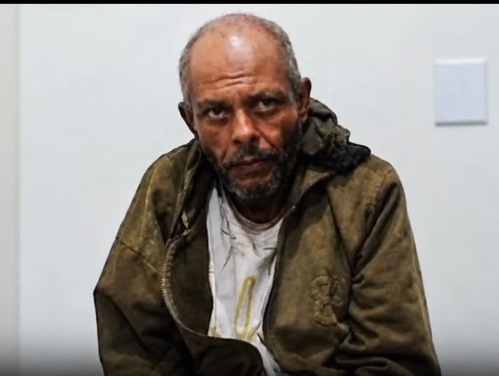 Homem que levou companheira em carriola após agressões diz que briga começou por causa de corote de pinga, em Sarandi Homem que levou companheira em carriola após agressões diz que briga começou por causa de corote de pinga, em Sarandi