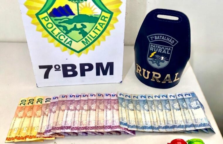Pai e filho são encaminhados à delegacia após apreensão de crack e cocaína em Goioerê