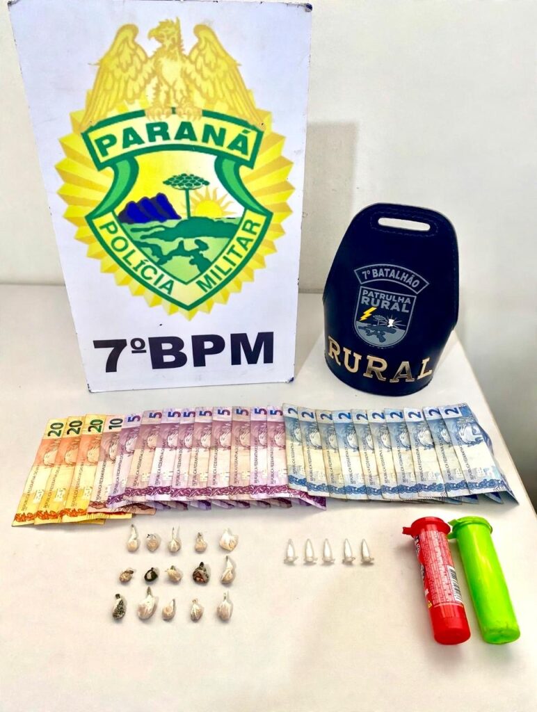Pai e filho são encaminhados à delegacia após apreensão de crack e cocaína em Goioerê