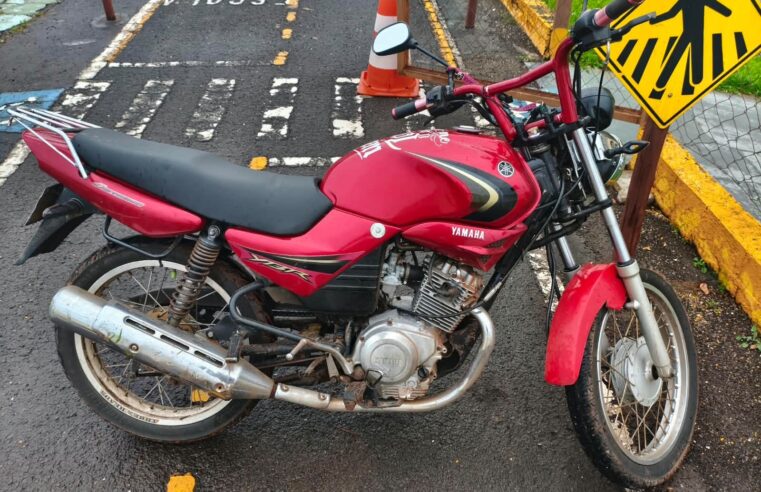Adolescente foge de abordagem policial, avança preferenciais e danifica motocicleta em Cruzeiro do Oeste