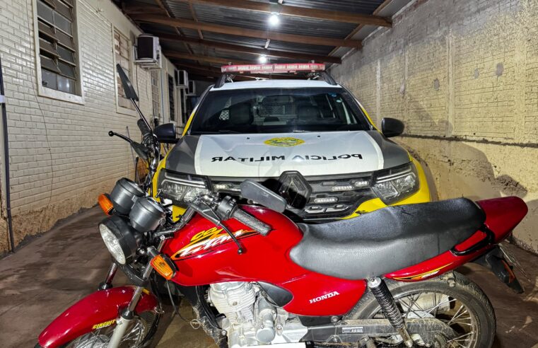 Motocicleta sem licenciamento é apreendida e condutor sem CNH é abordado durante patrulhamento em Rondon