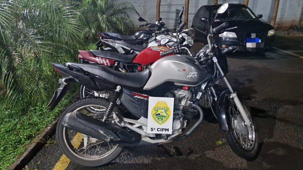 Motociclista inabilitado tem veículo apreendido durante abordagem em Cianorte Motociclista inabilitado tem veículo apreendido durante abordagem em Cianorte