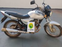 Cidade Gaúcha: motociclista sem CNH é abordado após ser flagrado empinando veículo